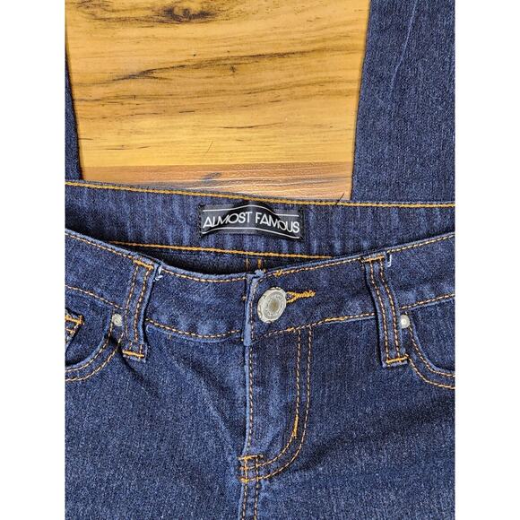 Almost Famous Juniors Jeans/jeggings Size 5 Dark Wash - Picture 10 of 10